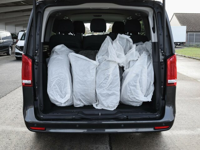 MERCEDES-BENZ EQV 300 lang,7Sitze,Schiebetür elektrisch,LED... - Minibus, Bus électrique: photos 2 MERCEDES-BENZ EQV 300 lang,7Sitze,Schiebetür elektrisch,LED... - Minibus, Bus électrique: photos 2