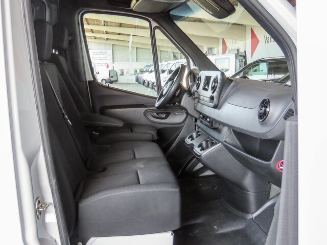 MERCEDES-BENZ Sprinter 317 Maxi,9GTronic,AHK3,5To,TCO - Fourgon utilitaire: photos 2 MERCEDES-BENZ Sprinter 317 Maxi,9GTronic,AHK3,5To,TCO - Fourgon utilitaire: photos 2