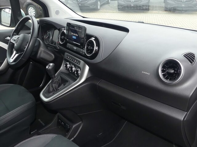 MERCEDES-BENZ T 180 Progressive,AMF Rollstuhlrampe,LED,Navi... - Transport de personnes: photos 2 MERCEDES-BENZ T 180 Progressive,AMF Rollstuhlrampe,LED,Navi... - Transport de personnes: photos 2