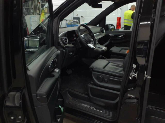 MERCEDES-BENZ V 300 Avantgarde Extralang,2xSchiebetür elektr.... - Transport de personnes: photos 2 MERCEDES-BENZ V 300 Avantgarde Extralang,2xSchiebetür elektr.... - Transport de personnes: photos 2