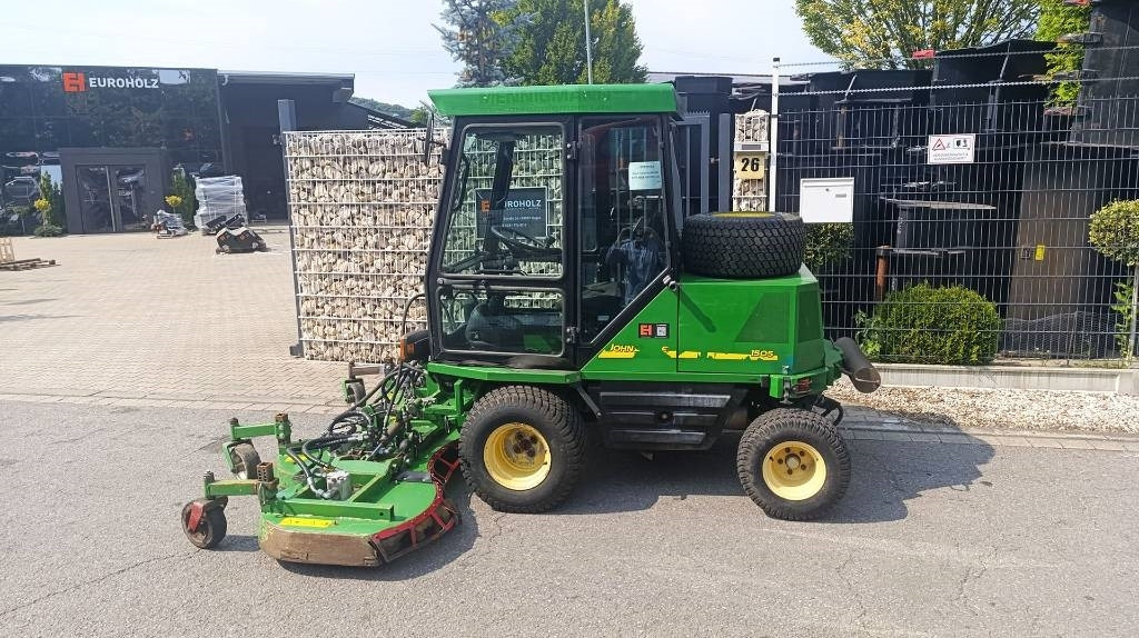 John Deere 1505 vollhydr. Großflächenmäher 3 m Mähwerk Allrad - Faucheuse: photos 5 John Deere 1505 vollhydr. Großflächenmäher 3 m Mähwerk Allrad - Faucheuse: photos 5