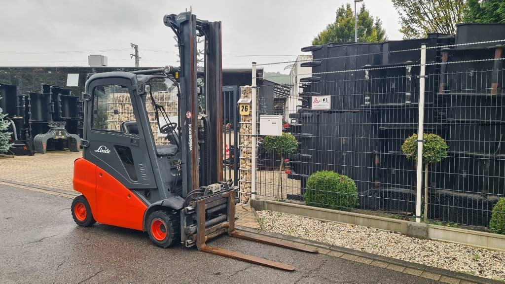 Linde H 20 D, Triplex, Seitenschieber, Positionierer - Chariot élévateur diesel: photos 5 Linde H 20 D, Triplex, Seitenschieber, Positionierer - Chariot élévateur diesel: photos 5