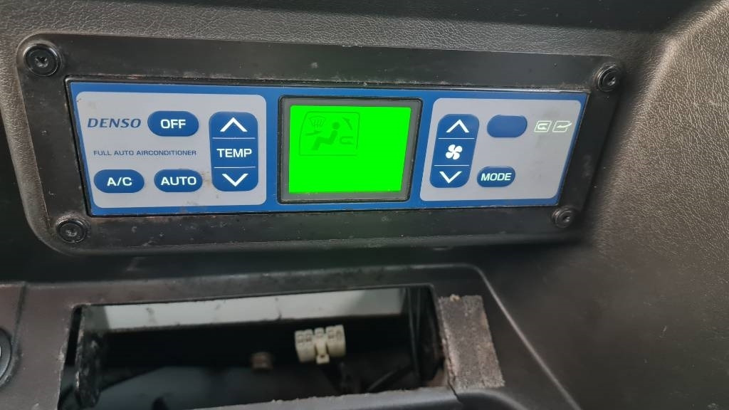 Pelle sur pneus Takeuchi TB 295 W, Powertilt, Schnellwechsler MS08, Klima: photos 13 Pelle sur pneus Takeuchi TB 295 W, Powertilt, Schnellwechsler MS08, Klima: photos 13