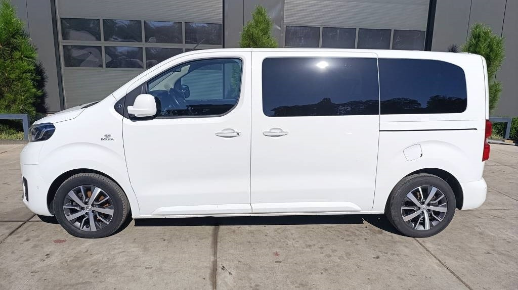 Toyota Proace 2.0 Van, Kleinbus, 7-Sitzer, Turboschaden - Fourgon utilitaire: photos 1 Toyota Proace 2.0 Van, Kleinbus, 7-Sitzer, Turboschaden - Fourgon utilitaire: photos 1