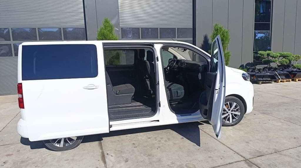 Toyota Proace 2.0 Van, Kleinbus, 7-Sitzer, Turboschaden - Fourgon utilitaire: photos 4 Toyota Proace 2.0 Van, Kleinbus, 7-Sitzer, Turboschaden - Fourgon utilitaire: photos 4