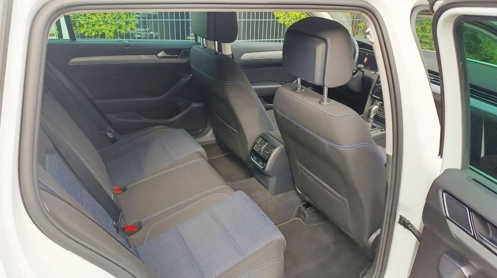 Voiture Volkswagen Passat GTE 1.4 Plug-In-Hybrid, Batterie neu, Navi: photos 12