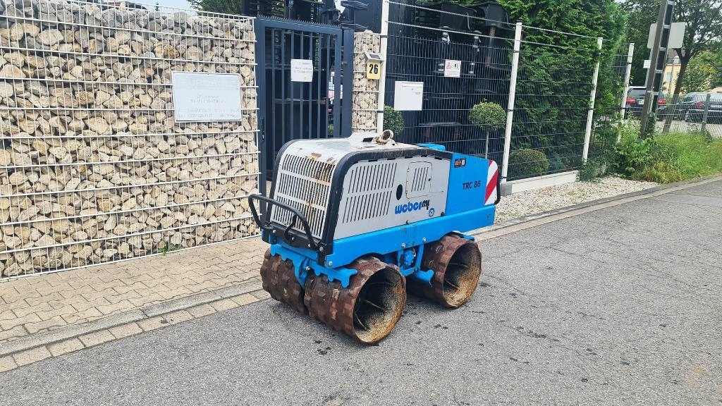 Weber TRC 86, Grabenwalze mit Fernbedienung, nur 101 Bh  - Plaque vibrante: photos 3 Weber TRC 86, Grabenwalze mit Fernbedienung, nur 101 Bh  - Plaque vibrante: photos 3