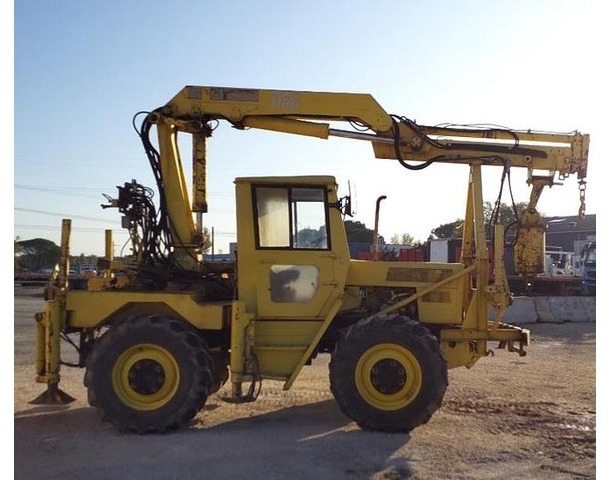 Mercedes-Benz MB Trac-800 Traktor - Tracteur agricole: photos 1 Mercedes-Benz MB Trac-800 Traktor - Tracteur agricole: photos 1