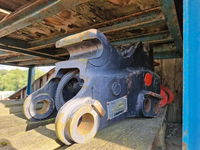 Miller Schnellwechsler passend zu MF / Fermec / Terex Baggerlader - Attache rapide: photos 1 Miller Schnellwechsler passend zu MF / Fermec / Terex Baggerlader - Attache rapide: photos 1