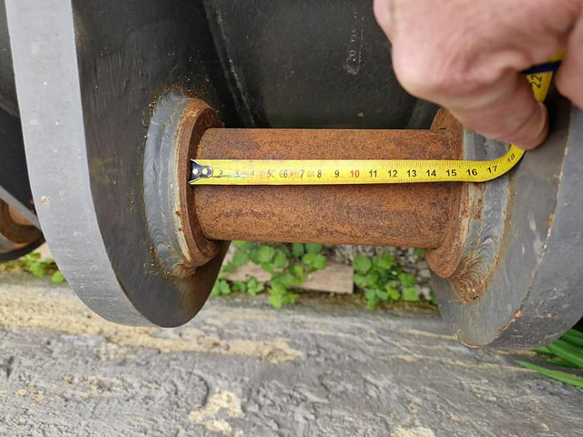 Godet Radlader Schaufel 285cm passend zu Hitachi ZW220: photos 6 Godet Radlader Schaufel 285cm passend zu Hitachi ZW220: photos 6