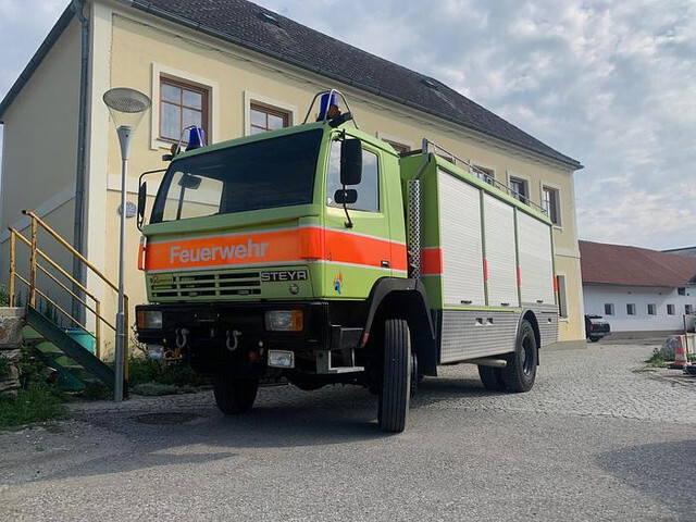 Steyr 15S31 4x4 Feuerwehrfahrzeug - Camion de pompier: photos 3 Steyr 15S31 4x4 Feuerwehrfahrzeug - Camion de pompier: photos 3