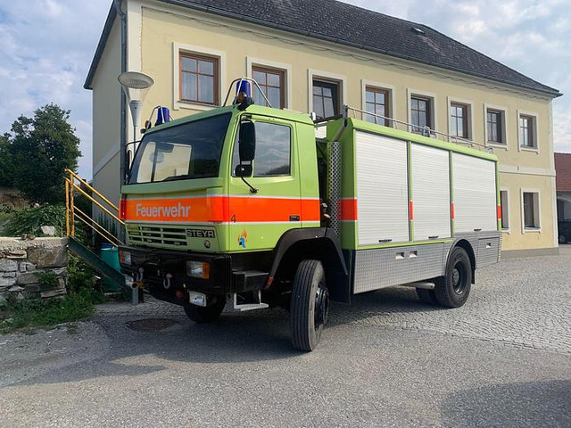 Steyr 15S31 4x4 Feuerwehrfahrzeug - Camion de pompier: photos 1 Steyr 15S31 4x4 Feuerwehrfahrzeug - Camion de pompier: photos 1