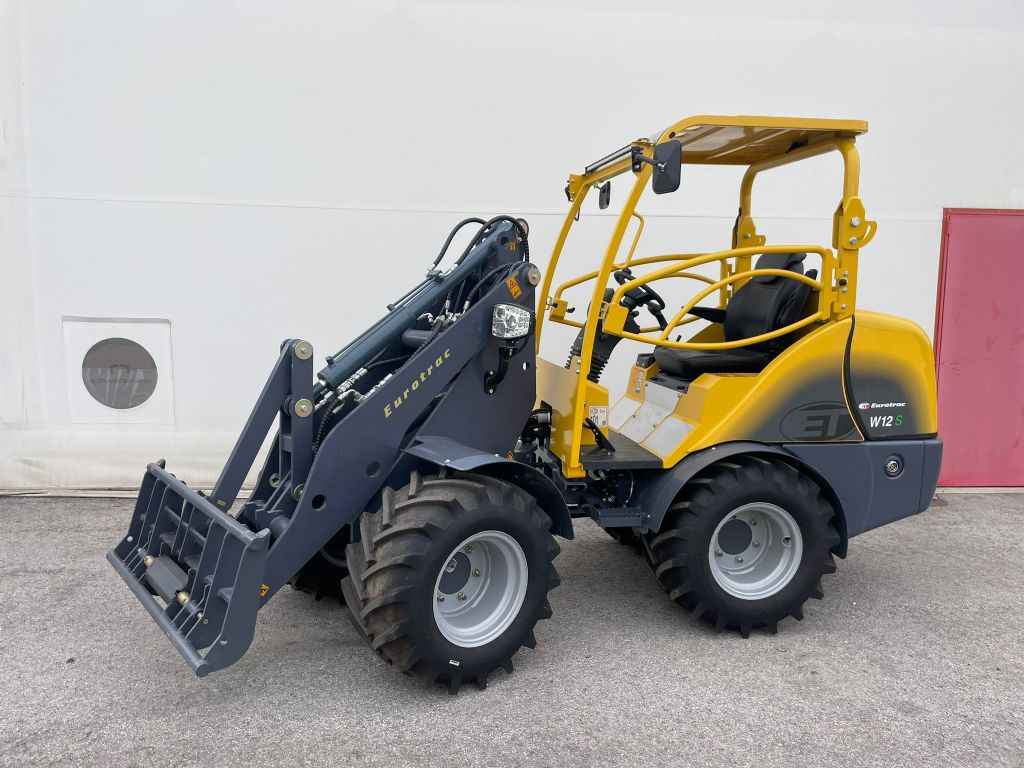 Eurotrac Eurotrac 820/W12S - Chargeuse sur pneus: photos 1 Eurotrac Eurotrac 820/W12S - Chargeuse sur pneus: photos 1