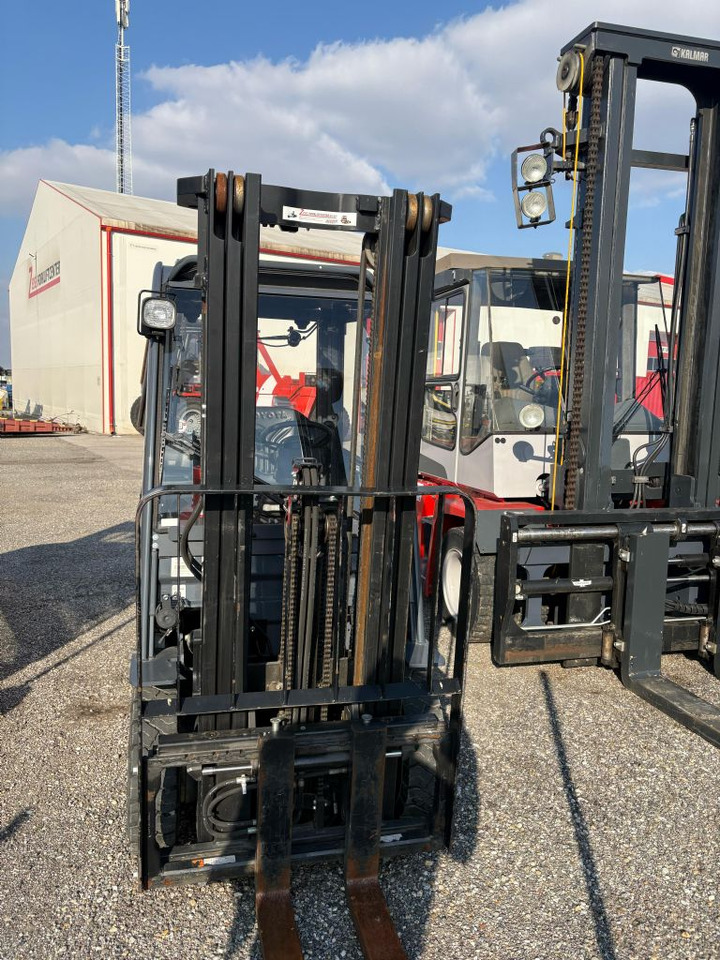 Toyota Tonero 02-8FGF15 - Chariot élévateur: photos 3 Toyota Tonero 02-8FGF15 - Chariot élévateur: photos 3