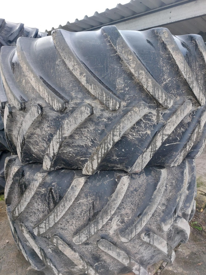 Continental 900/60R38 750/55R30 John Deere 8335R 8430 8530 - Pneus et jantes: photos 1 Continental 900/60R38 750/55R30 John Deere 8335R 8430 8530 - Pneus et jantes: photos 1