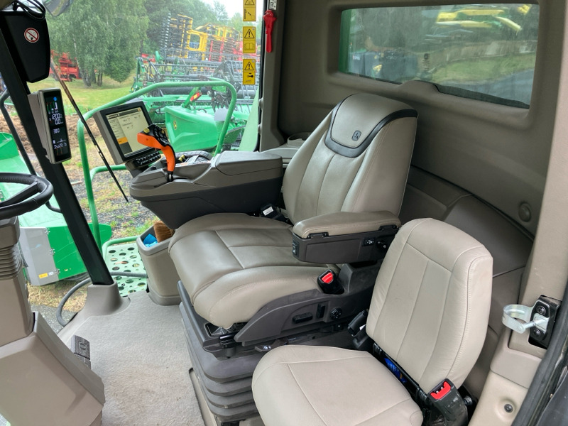 John Deere X9 1100 - Moissonneuse-batteuse: photos 5 John Deere X9 1100 - Moissonneuse-batteuse: photos 5