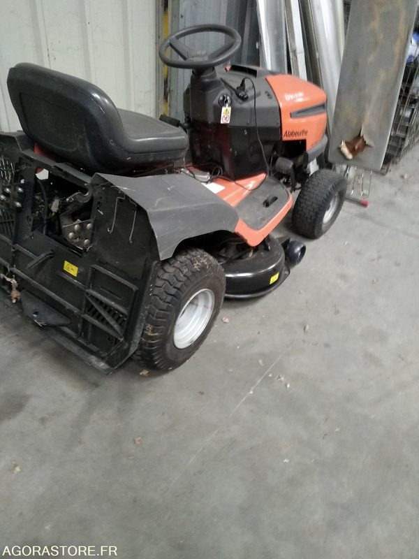 2 tondeuses autoportées - Motofaucheuse: photos 2 2 tondeuses autoportées - Motofaucheuse: photos 2
