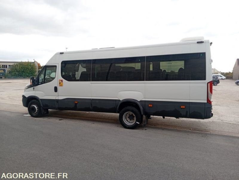 AUTOCAR IVECO 22 PLACES / 1ERE MAIN / BVA / 135467 KM ORIGINE - Autocar: photos 2 AUTOCAR IVECO 22 PLACES / 1ERE MAIN / BVA / 135467 KM ORIGINE - Autocar: photos 2