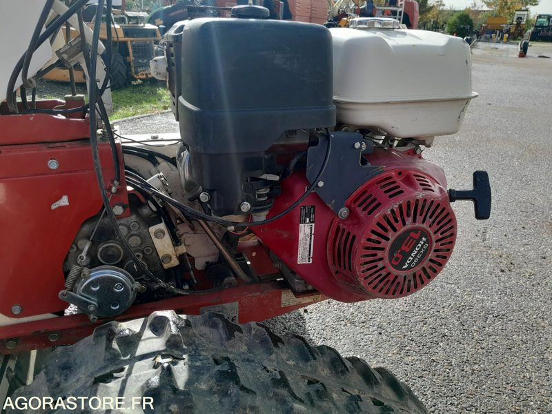 Broyeur à chenilles OREC HCR812 (BROY-19-0428-TAR) - Matériel de jardinage: photos 4 Broyeur à chenilles OREC HCR812 (BROY-19-0428-TAR) - Matériel de jardinage: photos 4