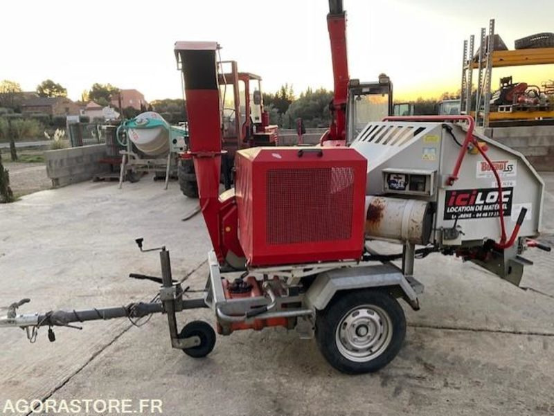 Broyeur de végétaux BUGNOT B55 Série N56 - Matériel de jardinage: photos 1 Broyeur de végétaux BUGNOT B55 Série N56 - Matériel de jardinage: photos 1