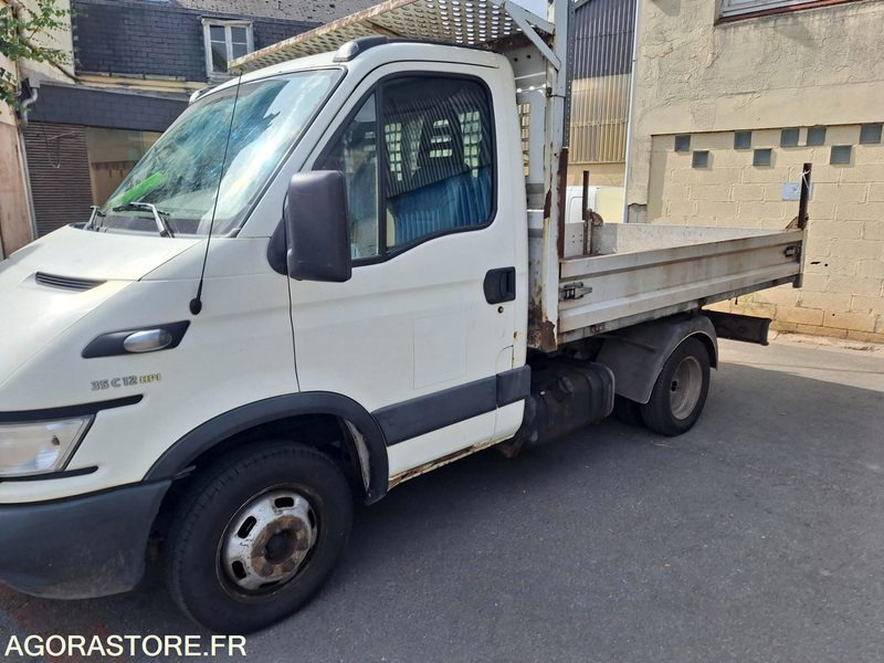 CAMION BENNE IVECO DAILY - Utilitaire benne: photos 3 CAMION BENNE IVECO DAILY - Utilitaire benne: photos 3