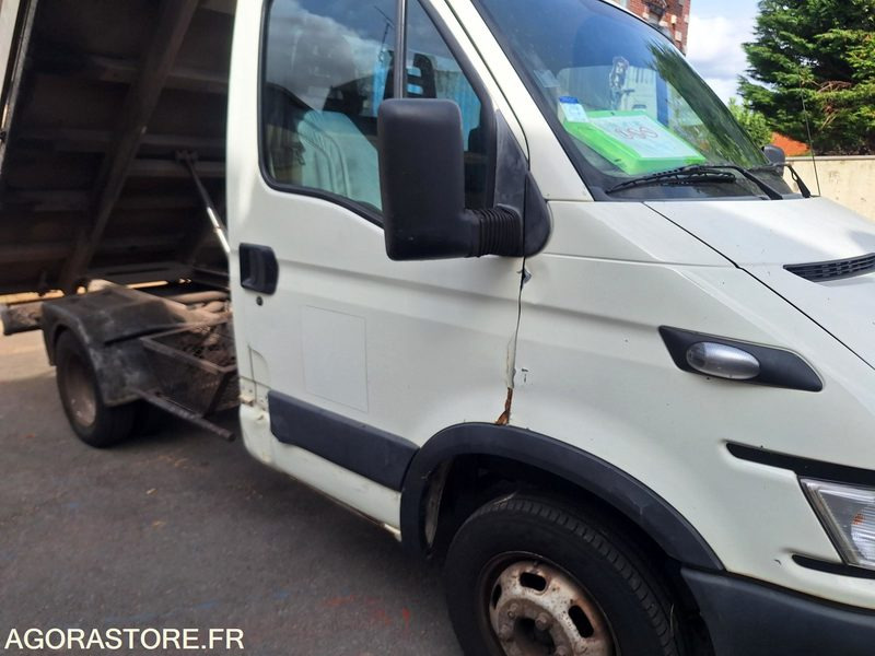CAMION BENNE IVECO DAILY - Utilitaire benne: photos 2 CAMION BENNE IVECO DAILY - Utilitaire benne: photos 2