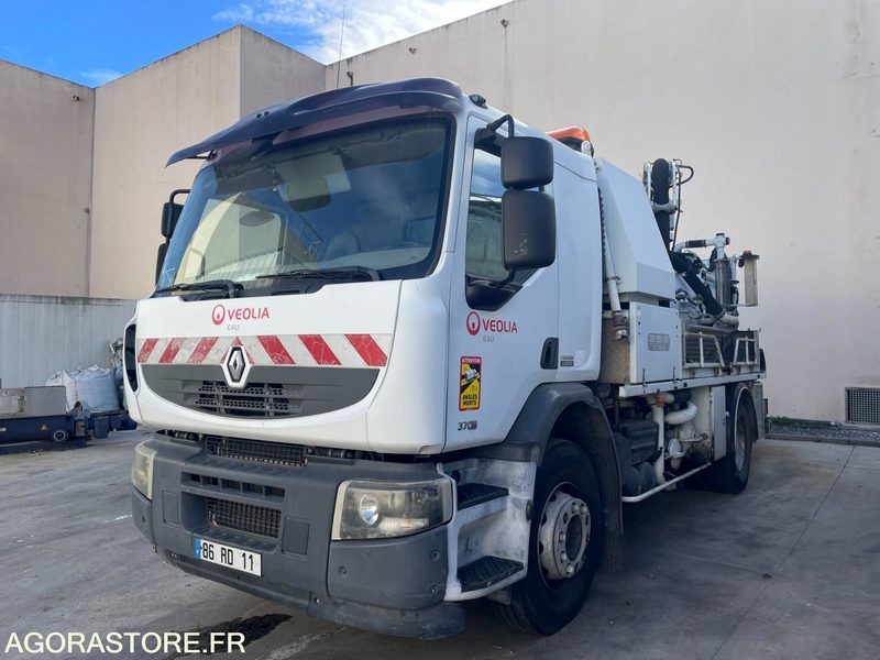 CAMION RENAULT19 HYDROCURER HUWER - 2018 / 341 258 KM - Camion vidangeur: photos 3 CAMION RENAULT19 HYDROCURER HUWER - 2018 / 341 258 KM - Camion vidangeur: photos 3