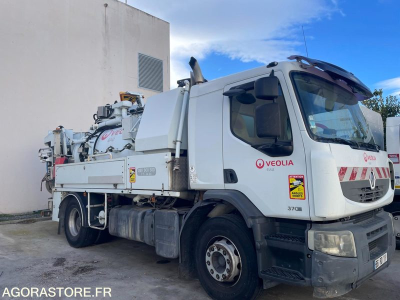 CAMION RENAULT19 HYDROCURER HUWER - 2018 / 341 258 KM - Camion vidangeur: photos 1 CAMION RENAULT19 HYDROCURER HUWER - 2018 / 341 258 KM - Camion vidangeur: photos 1