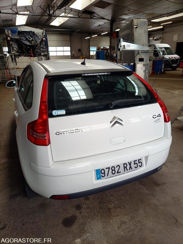 CITROEN C4 PACK AMBIANCE HDI92 - 2007 - Voiture: photos 5 CITROEN C4 PACK AMBIANCE HDI92 - 2007 - Voiture: photos 5