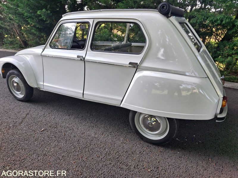 CITROEN-DYANE-1967- - Voiture: photos 3 CITROEN-DYANE-1967- - Voiture: photos 3