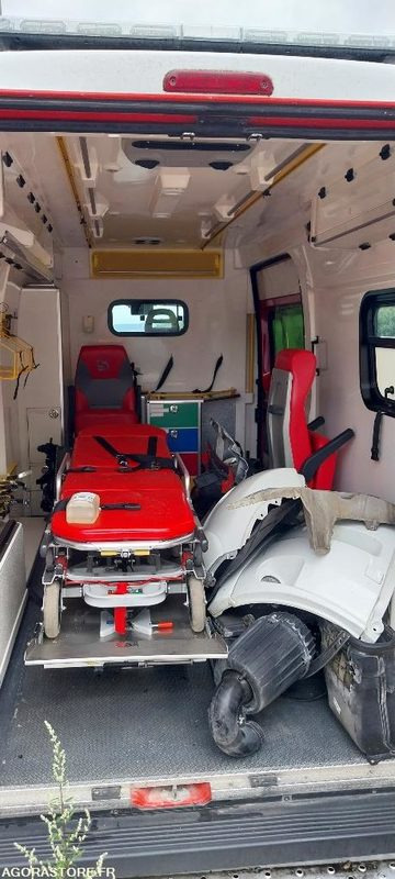 CITROEN JUMPER NON ROULANT - Ambulance: photos 5 CITROEN JUMPER NON ROULANT - Ambulance: photos 5
