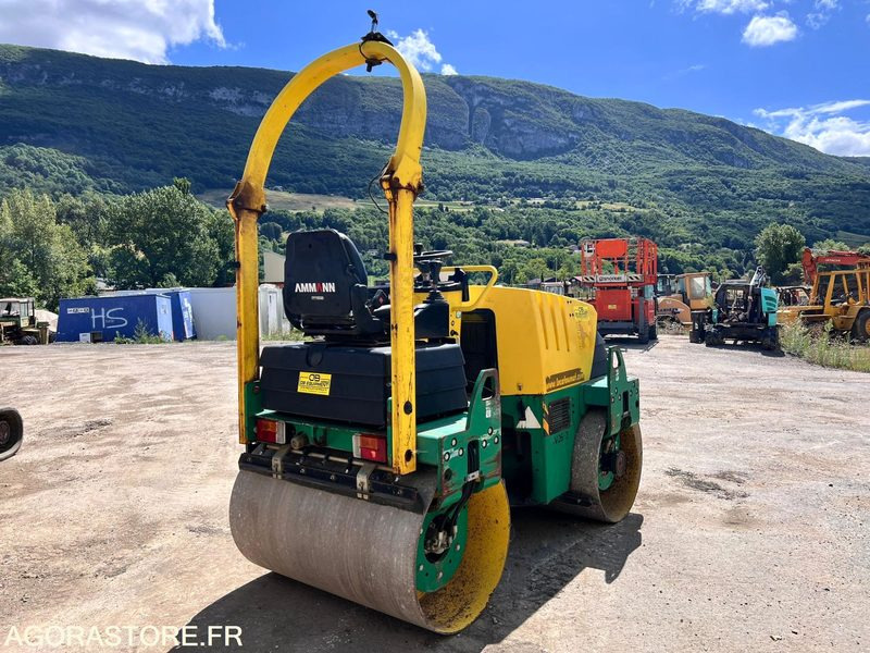 COMPACTEUR AMMANN AV26-2 ROULEAU TANDEM VIBRANT ARTICULÉ - ANNÉE 2008 - 1765 H - Compacteur: photos 4 COMPACTEUR AMMANN AV26-2 ROULEAU TANDEM VIBRANT ARTICULÉ - ANNÉE 2008 - 1765 H - Compacteur: photos 4
