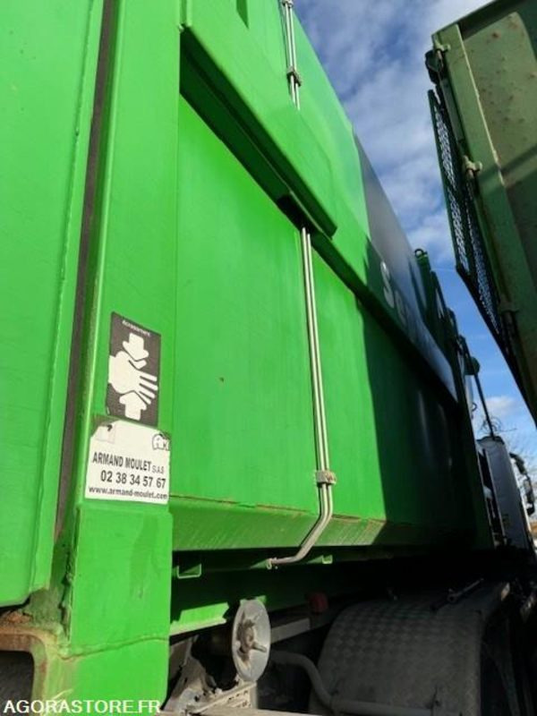 COMPACTEUR MONOBLOC EMBARQUE ARMAND MOULET - Outil/ Équipement: photos 5 COMPACTEUR MONOBLOC EMBARQUE ARMAND MOULET - Outil/ Équipement: photos 5