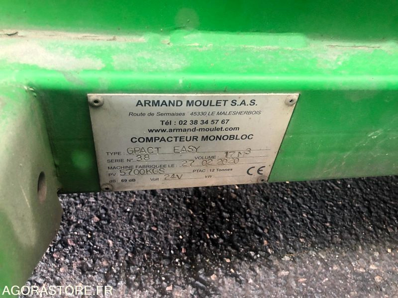 COMPACTEUR MONOBLOC EMBARQUE - Outil/ Équipement: photos 1 COMPACTEUR MONOBLOC EMBARQUE - Outil/ Équipement: photos 1