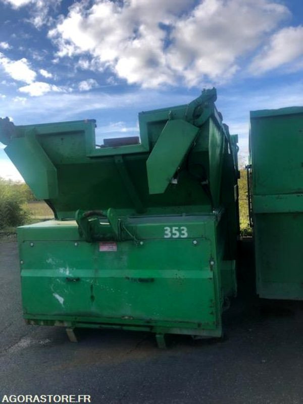 COMPACTEUR MONOBLOC EMBARQUE - Outil/ Équipement: photos 3 COMPACTEUR MONOBLOC EMBARQUE - Outil/ Équipement: photos 3