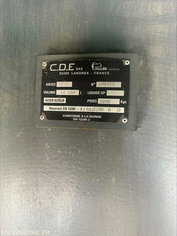 CONTAINER AVEC CUVE DE 40 000L & SYSTEME DE DISTRIBUTION CARBURANT - 2015 - Outil/ Équipement: photos 3 CONTAINER AVEC CUVE DE 40 000L & SYSTEME DE DISTRIBUTION CARBURANT - 2015 - Outil/ Équipement: photos 3