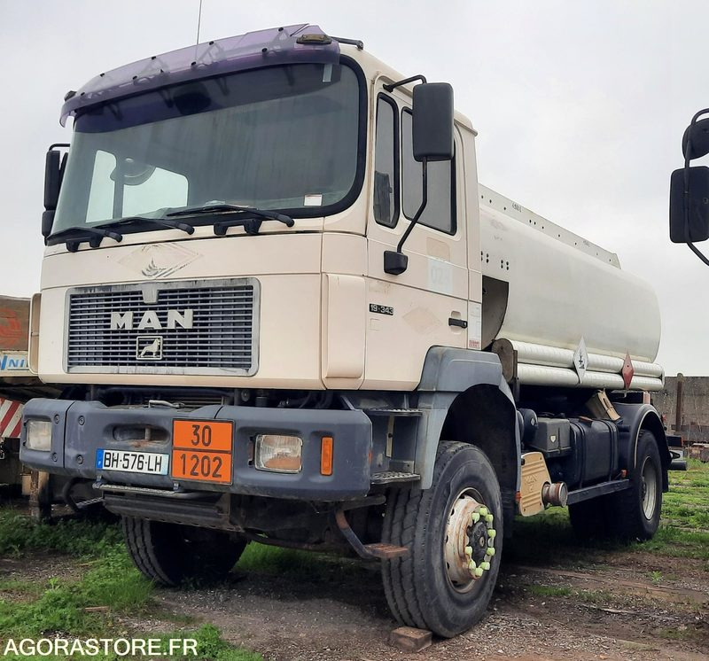 CAMION CITERNE 4x4 - MAN 19.343 - 524 755 KM (P2101604) - Camion: photos 3 CAMION CITERNE 4x4 - MAN 19.343 - 524 755 KM (P2101604) - Camion: photos 3