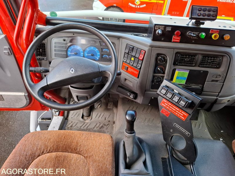 CAMION CITERNE FEUX FORET - RENAULT MIDLUM 220/12 - EP 236 ZQ - Camion: photos 5 CAMION CITERNE FEUX FORET - RENAULT MIDLUM 220/12 - EP 236 ZQ - Camion: photos 5