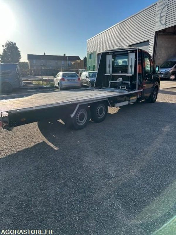 CRAFTER DEPANNEUSE VASP PTE VOITURE CARTE BLANCHE - 2007 - 393000km - Camion: photos 2 CRAFTER DEPANNEUSE VASP PTE VOITURE CARTE BLANCHE - 2007 - 393000km - Camion: photos 2