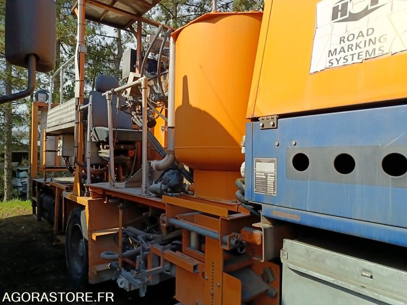 Camion Renault Midlum machine à spray peinture BE-892-HC - Camion: photos 4 Camion Renault Midlum machine à spray peinture BE-892-HC - Camion: photos 4