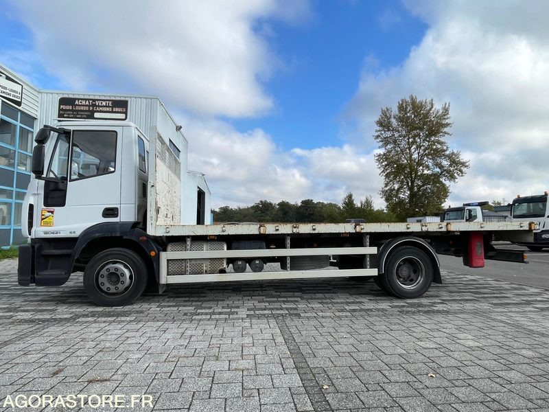 Camion IVECO EUROCARGO PLATEAU - 2015 - 295 000KM: photos 12