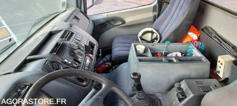 PORTEUR 19T MERCEDES MULTI 339000 km de 1999 (R30223) - Camion: photos 5 PORTEUR 19T MERCEDES MULTI 339000 km de 1999 (R30223) - Camion: photos 5