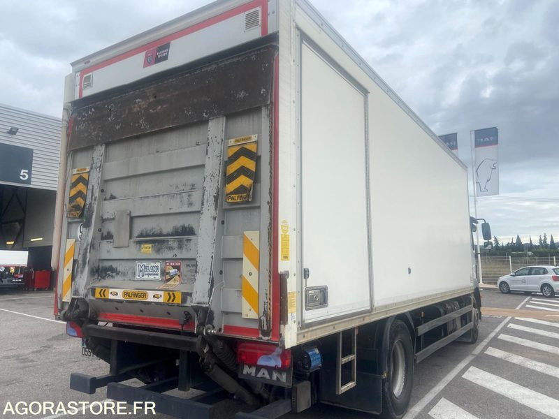 PORTEUR FOURGON MAN TGM - 2018 - 220000 Kms - Camion: photos 5 PORTEUR FOURGON MAN TGM - 2018 - 220000 Kms - Camion: photos 5
