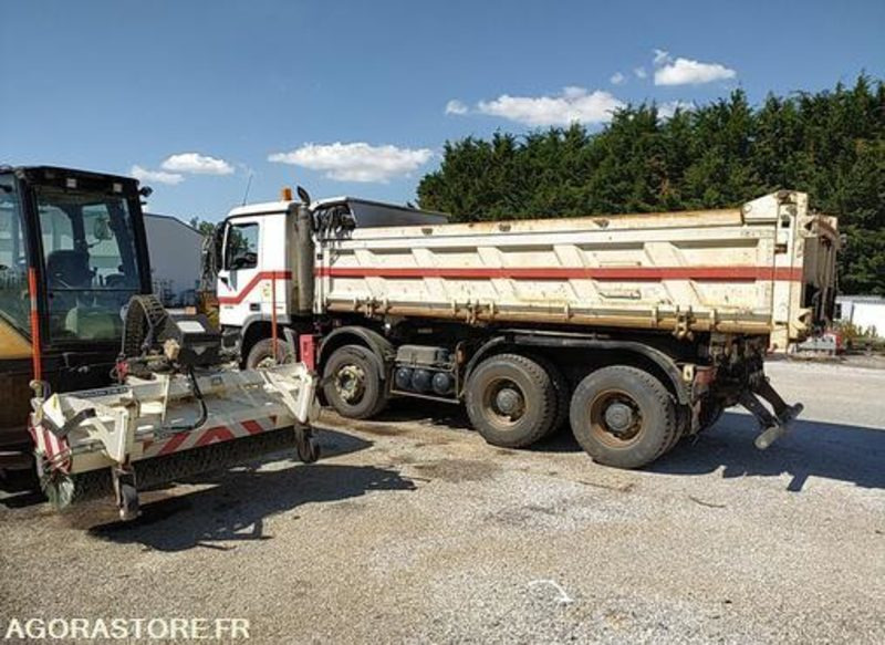Porteur 8x4 Mercedes Benne 32 tonnes - CE115NQ - 2008 / 517809 KM (ML559) - Camion: photos 3 Porteur 8x4 Mercedes Benne 32 tonnes - CE115NQ - 2008 / 517809 KM (ML559) - Camion: photos 3