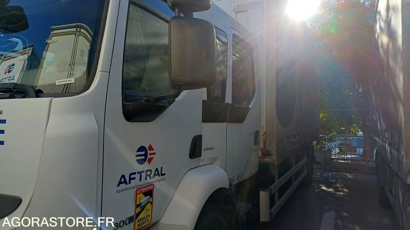 Porteur MIDLUM 290DXI - 2012 - 402501 kms (3866/CL-261-EP) - Camion: photos 3 Porteur MIDLUM 290DXI - 2012 - 402501 kms (3866/CL-261-EP) - Camion: photos 3