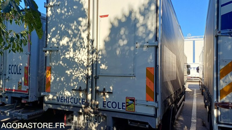 Porteur MIDLUM 290DXI - 2012 - 402501 kms (3866/CL-261-EP) - Camion: photos 5 Porteur MIDLUM 290DXI - 2012 - 402501 kms (3866/CL-261-EP) - Camion: photos 5