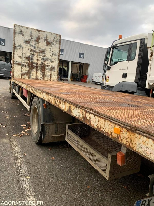 Porteur plateau DAF LF 18.250 - 2004 - 418000 Kms - Camion: photos 4 Porteur plateau DAF LF 18.250 - 2004 - 418000 Kms - Camion: photos 4