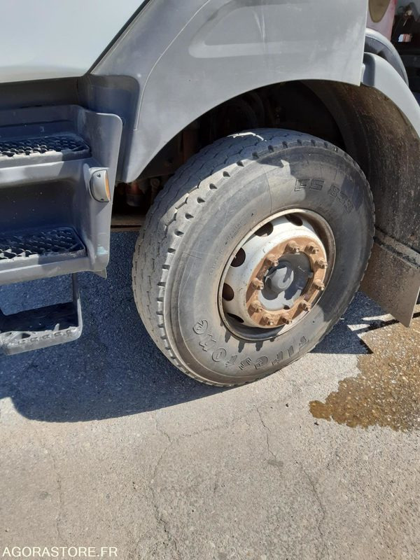 RENAULT 4x2 - KERAX 370 - 2008 / 274 727 km ( M5992 ) - Camion: photos 3 RENAULT 4x2 - KERAX 370 - 2008 / 274 727 km ( M5992 ) - Camion: photos 3
