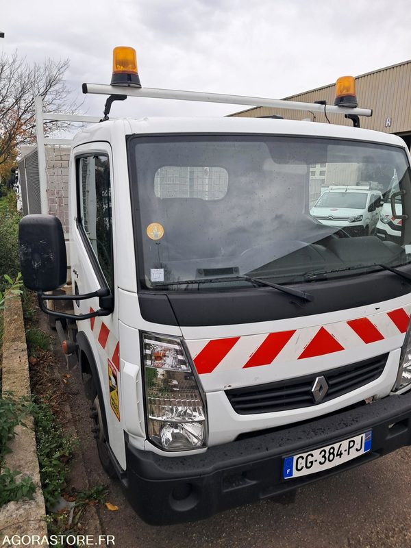 Renault Maxity CG-384-PJ - Camion: photos 2 Renault Maxity CG-384-PJ - Camion: photos 2