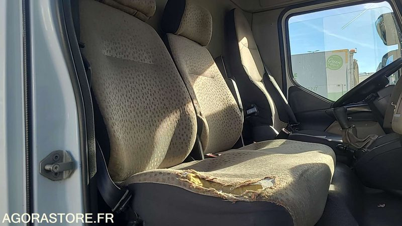 Renault Midlum - 2009 - 89636kms - AC796HH - Camion: photos 4 Renault Midlum - 2009 - 89636kms - AC796HH - Camion: photos 4